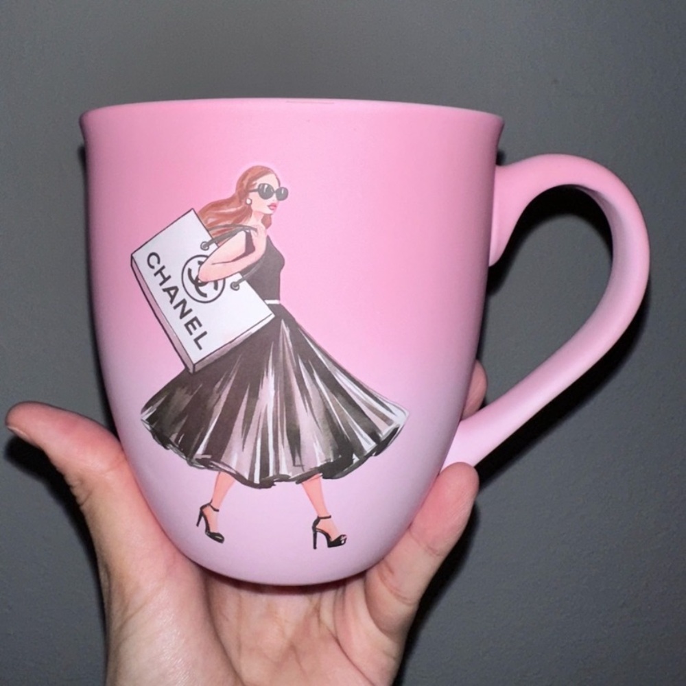 Fig & Fern • Designer Shopping Girl • 20oz Mug - Picture 5 of 5